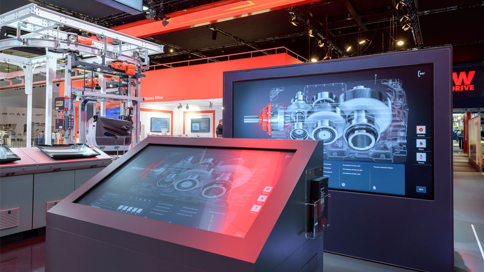 SEW-EURODRIVE zeigt das Innenleben seines Generation-X.e-Industriegetriebes auf der HANNOVER MESSE 2019